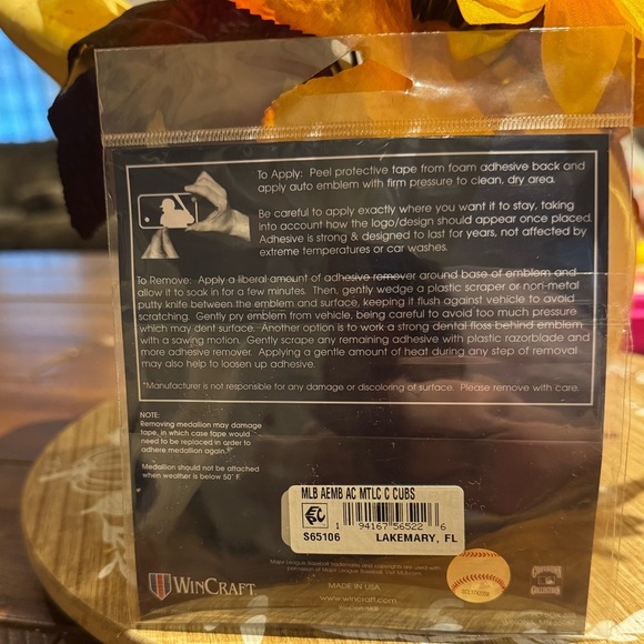 Chicago Cubs Auto Emblem - Picture 2 of 2